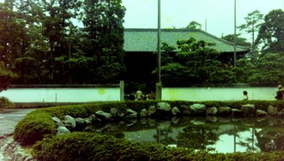 厛