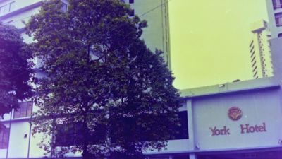 [Nze