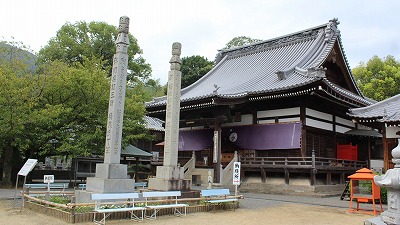 䶗