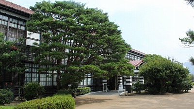 鉺