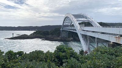 {勴